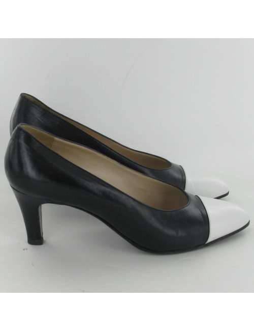 Escarpins en cuir bicolore T38 CHANEL
