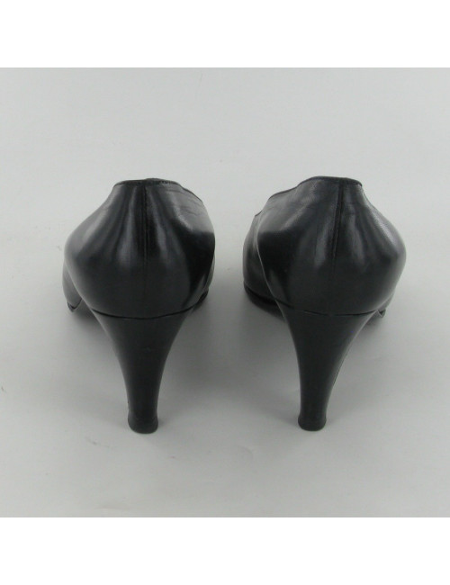 Escarpins en cuir bicolore T38 CHANEL