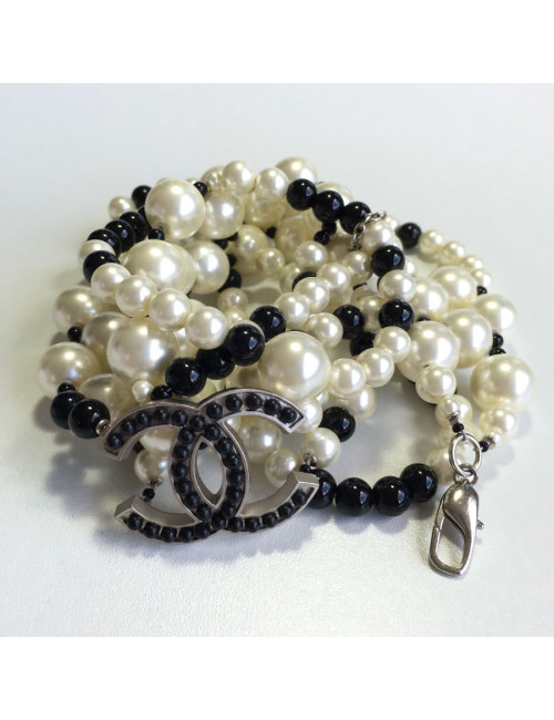 Ceinture-sautoir CHANEL en perles nacrées et noires vintage