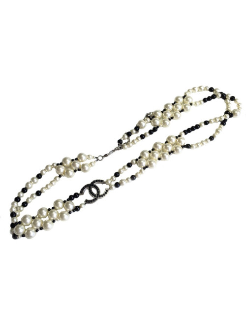 Ceinture-sautoir CHANEL en perles nacrées et noires vintage