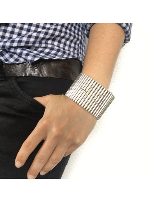 CHANEL cuff articulated in silver and pearls