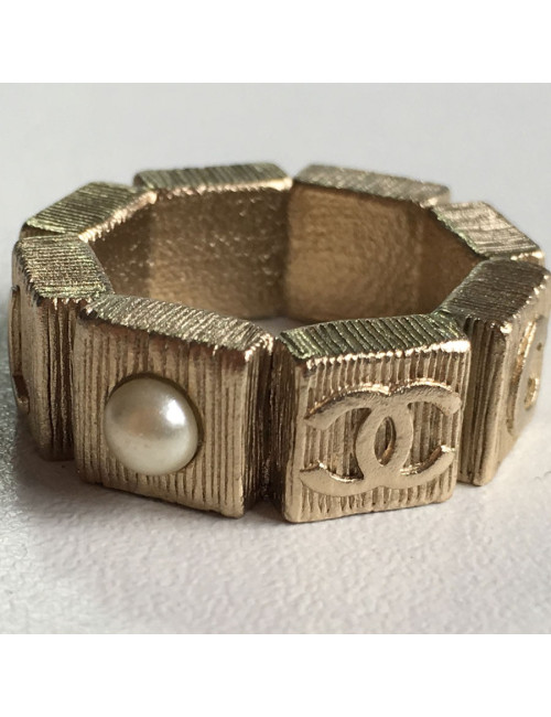 Ring CHANEL metal color pale gold and Pearly Pearl T53