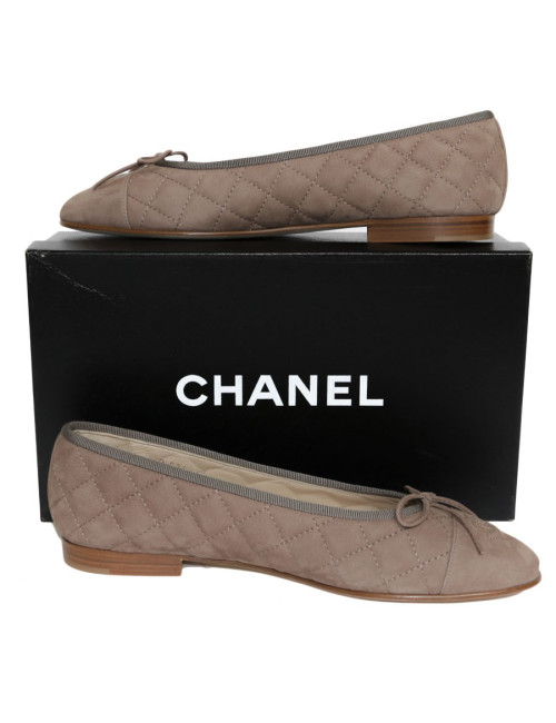 CHANEL T 40 padded suede ballerinas
