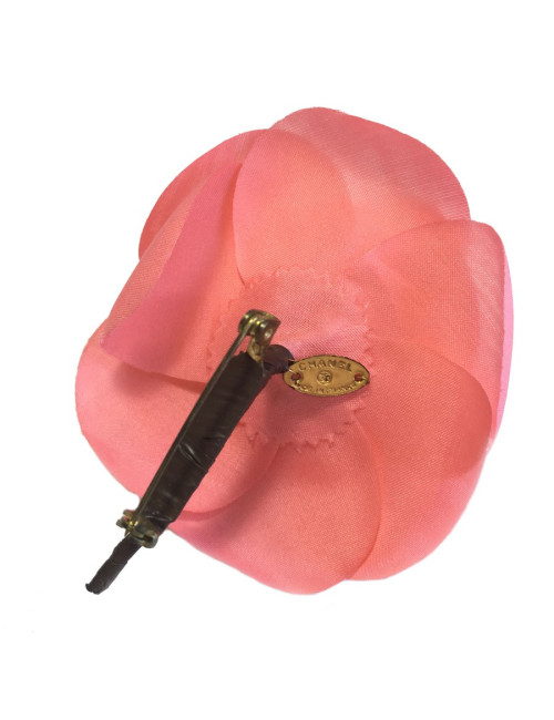 Broche CHANEL rose en soie