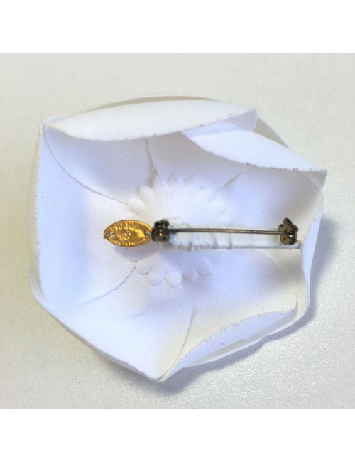 Broche CHANEL Camélia tissu blanc