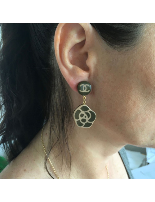 Boucles d'oreille clips CHANEL camélias