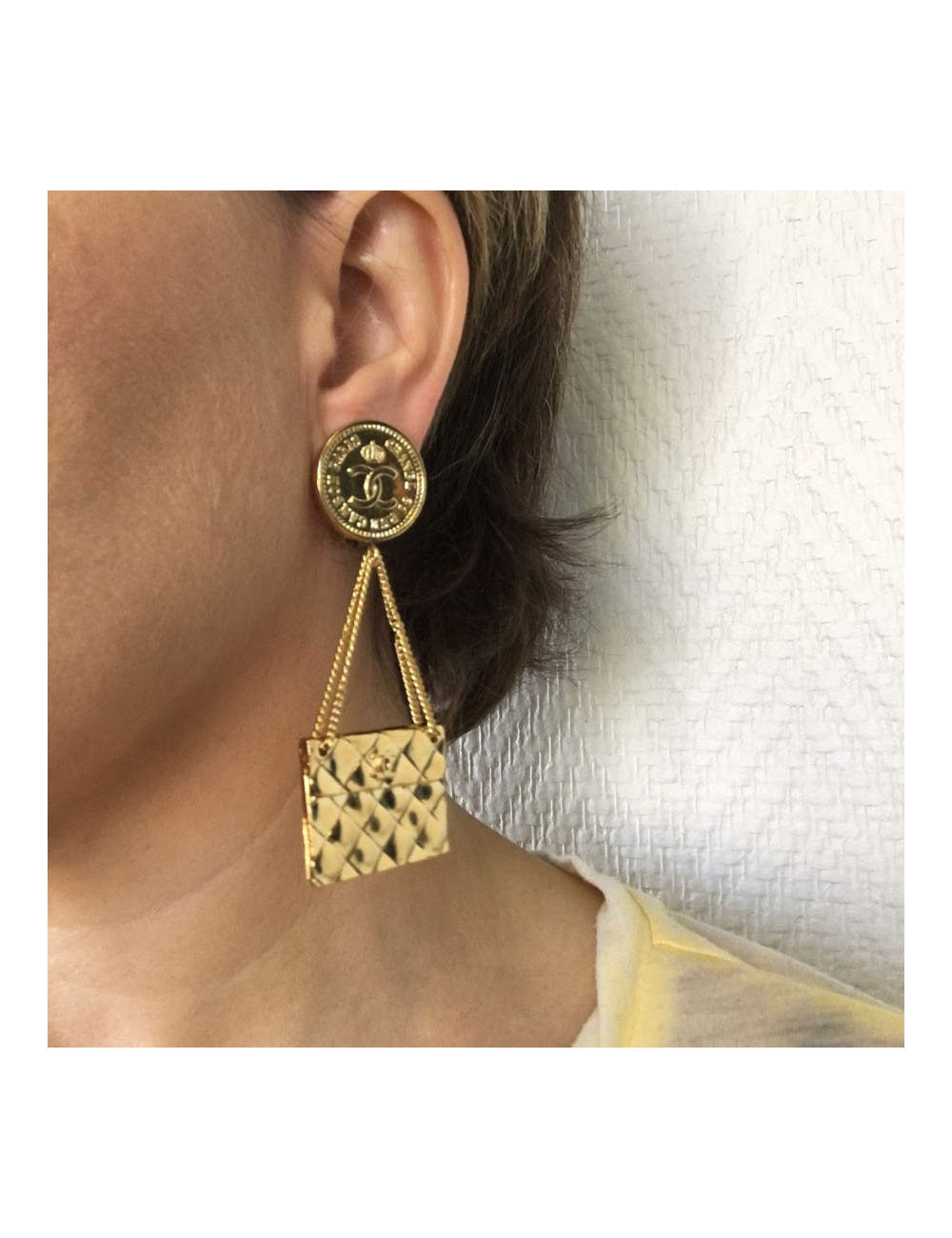 Clips CHANEL couture and collector gold earrings