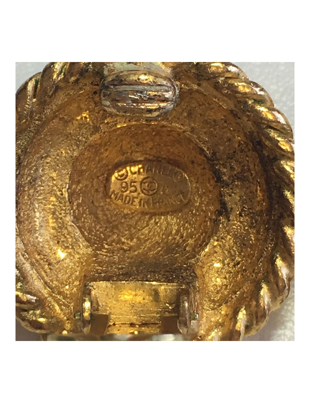 Boucles d'oreille clips CHANEL 95’ dorés