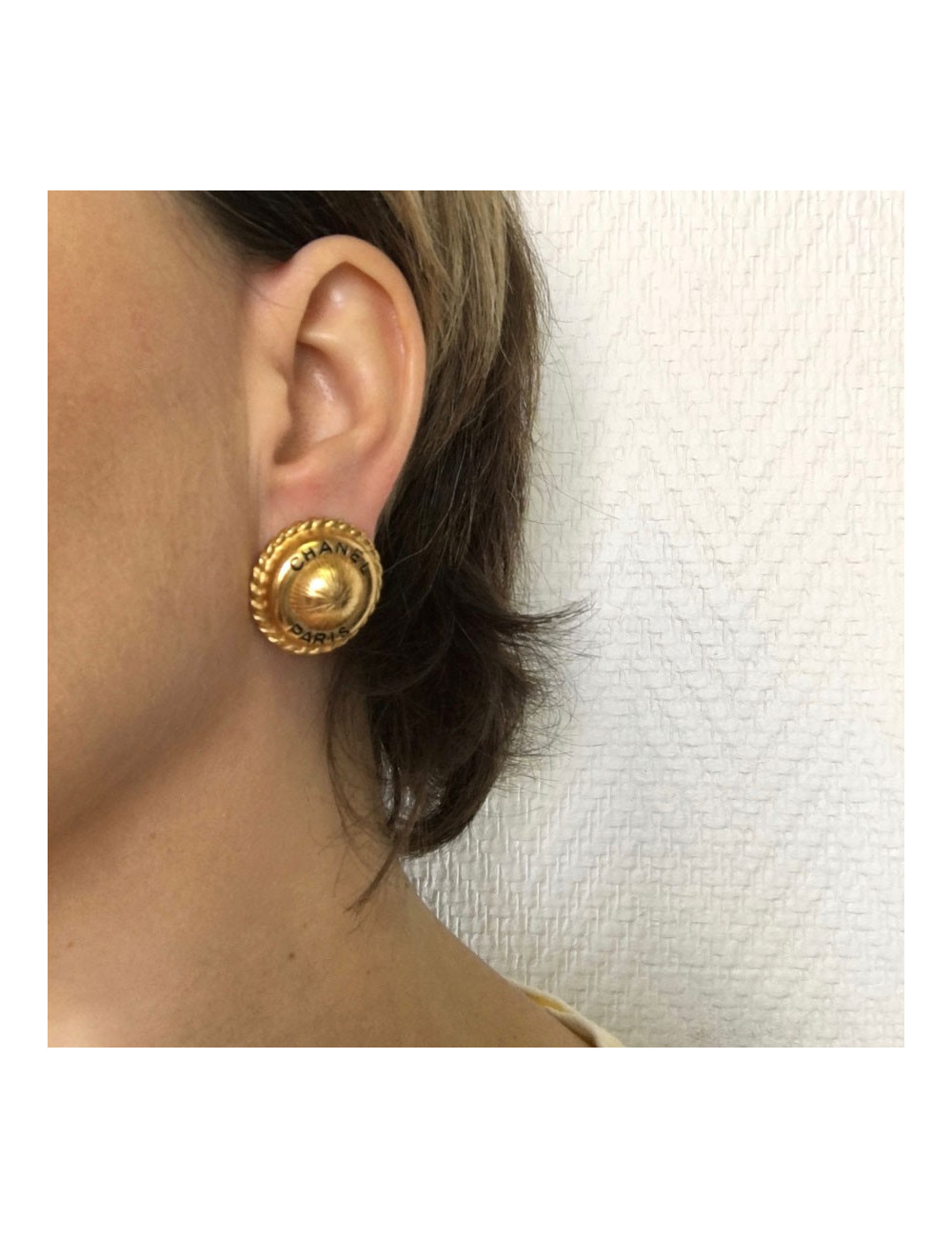 Boucles d'oreille clips CHANEL 95’ dorés