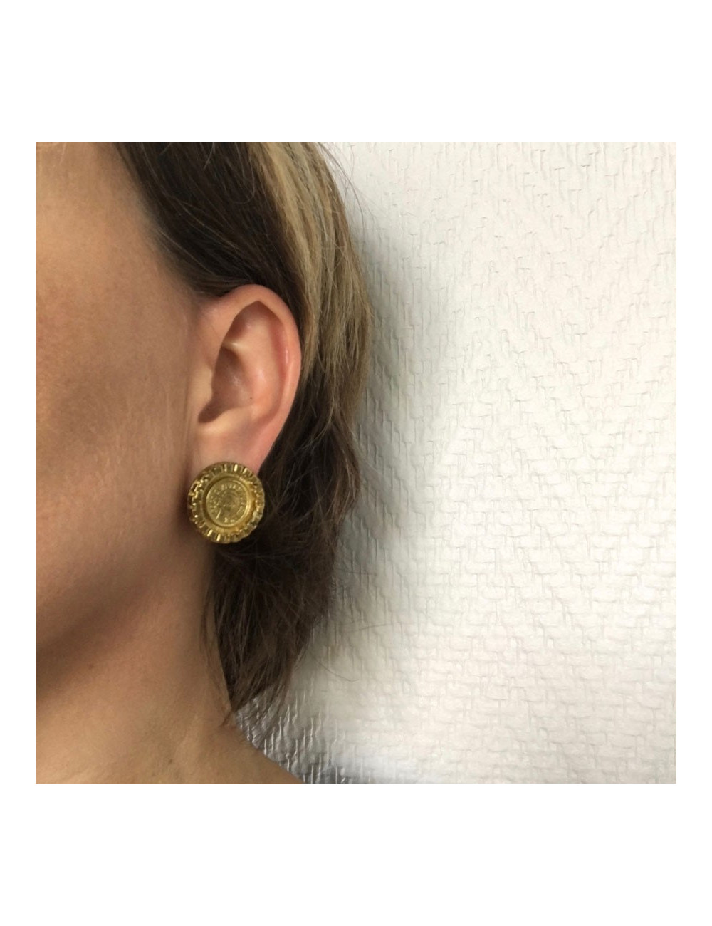 Boucles d'oreille clips CHANEL "Coco Chanel" vintage