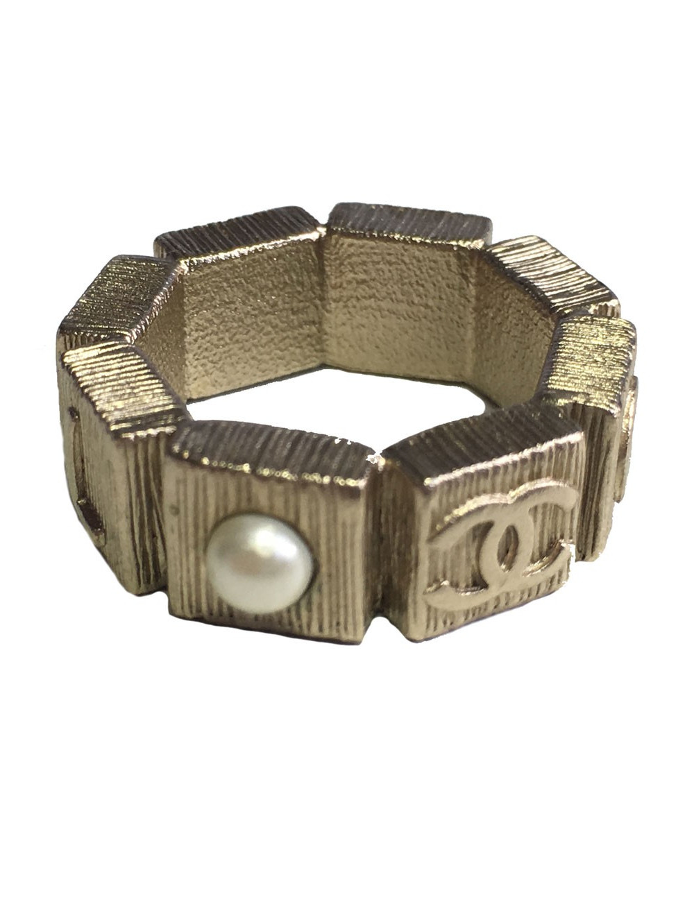 CHANEL ring in gold metal and Pearly Pearl T53