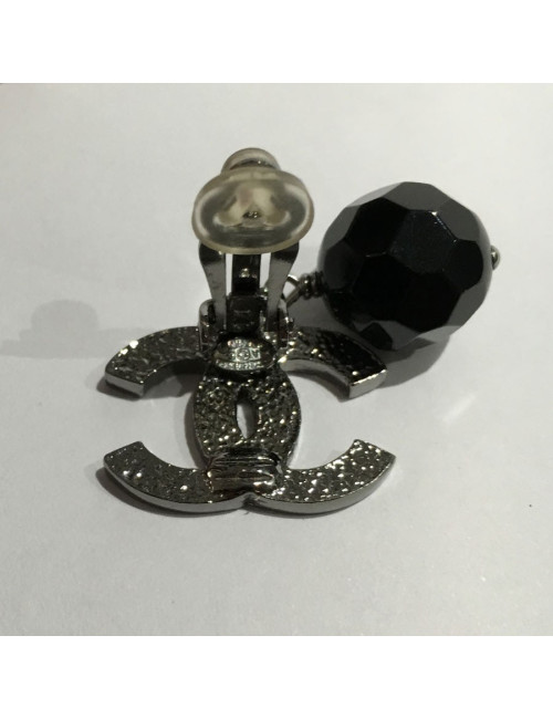 Clips CC et perle noire