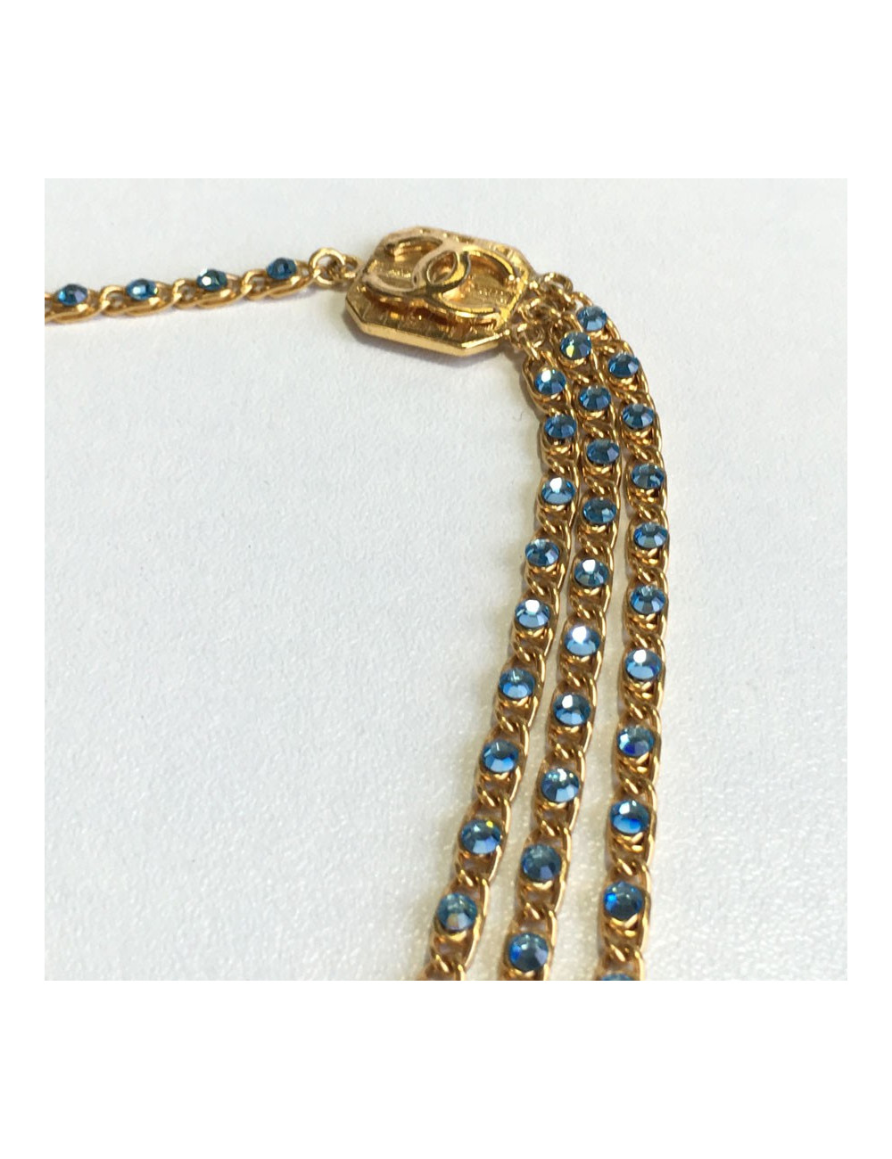 Necklace CHANEL golden chain and blue rhinestone belt