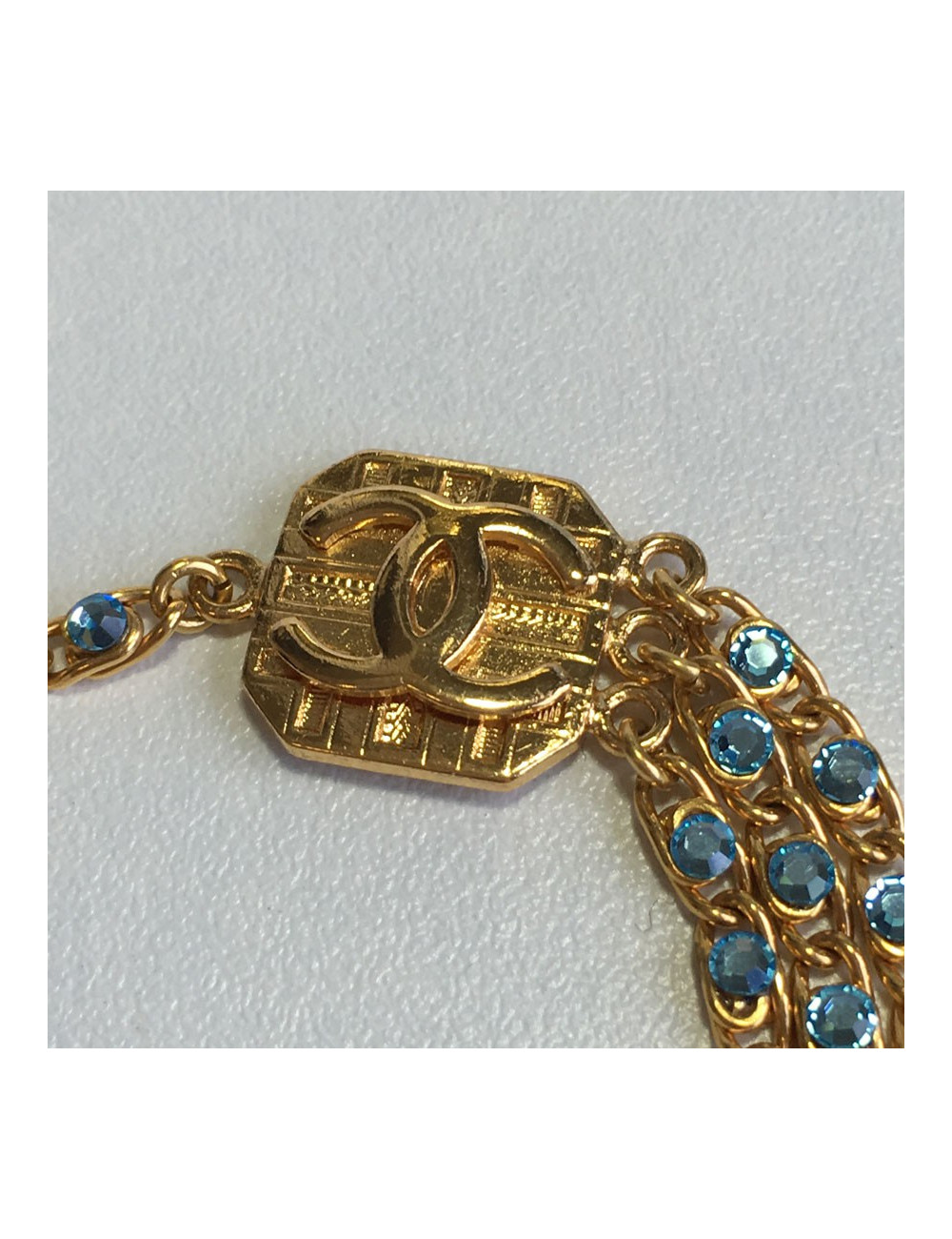 Necklace CHANEL golden chain and blue rhinestone belt