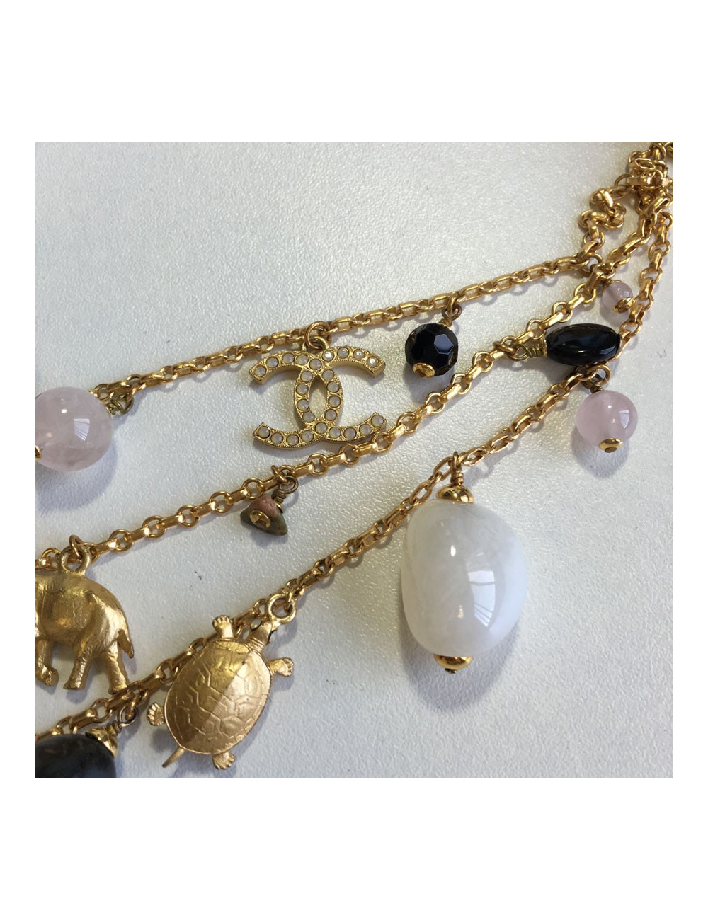 Ceinture sautoir CHANEL en pâte de verre et chaîne dorée