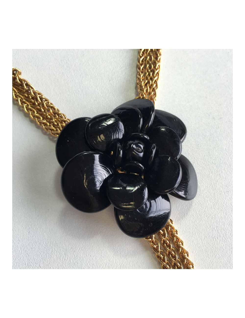 Collier CHANEL Couture camélia en pâte de verre Vintage