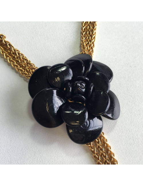CHANEL Couture necklace qith gilded metal chain and black Camellia