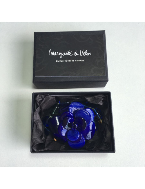 Collier MARGUERITE de VALOIS camélia en pâte de verre bleu