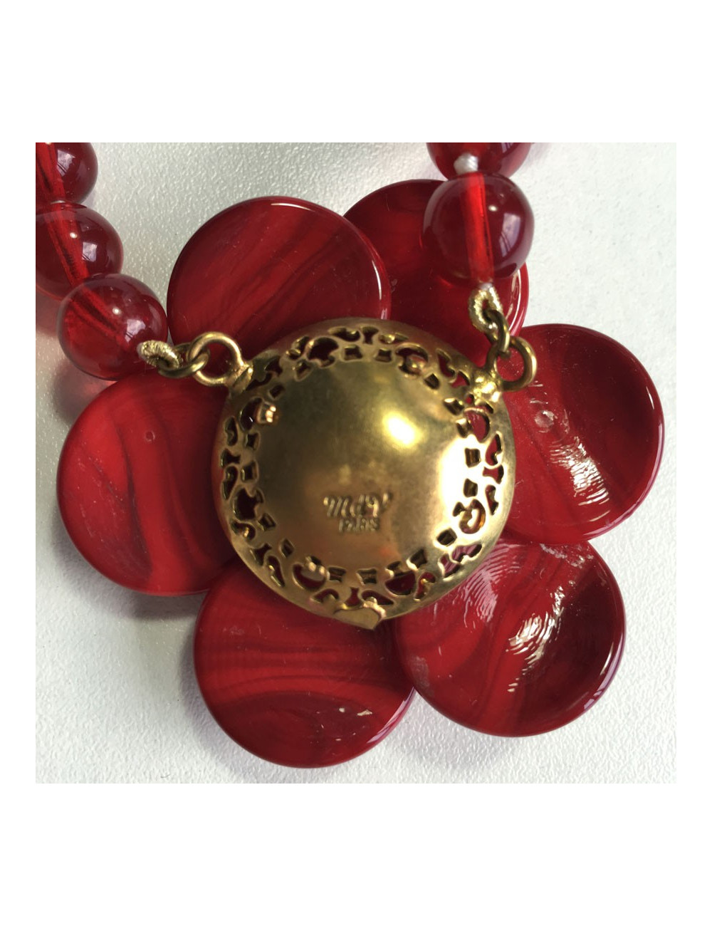 Collier MARGUERITE de VALOIS camélia en pâte de verre rouge