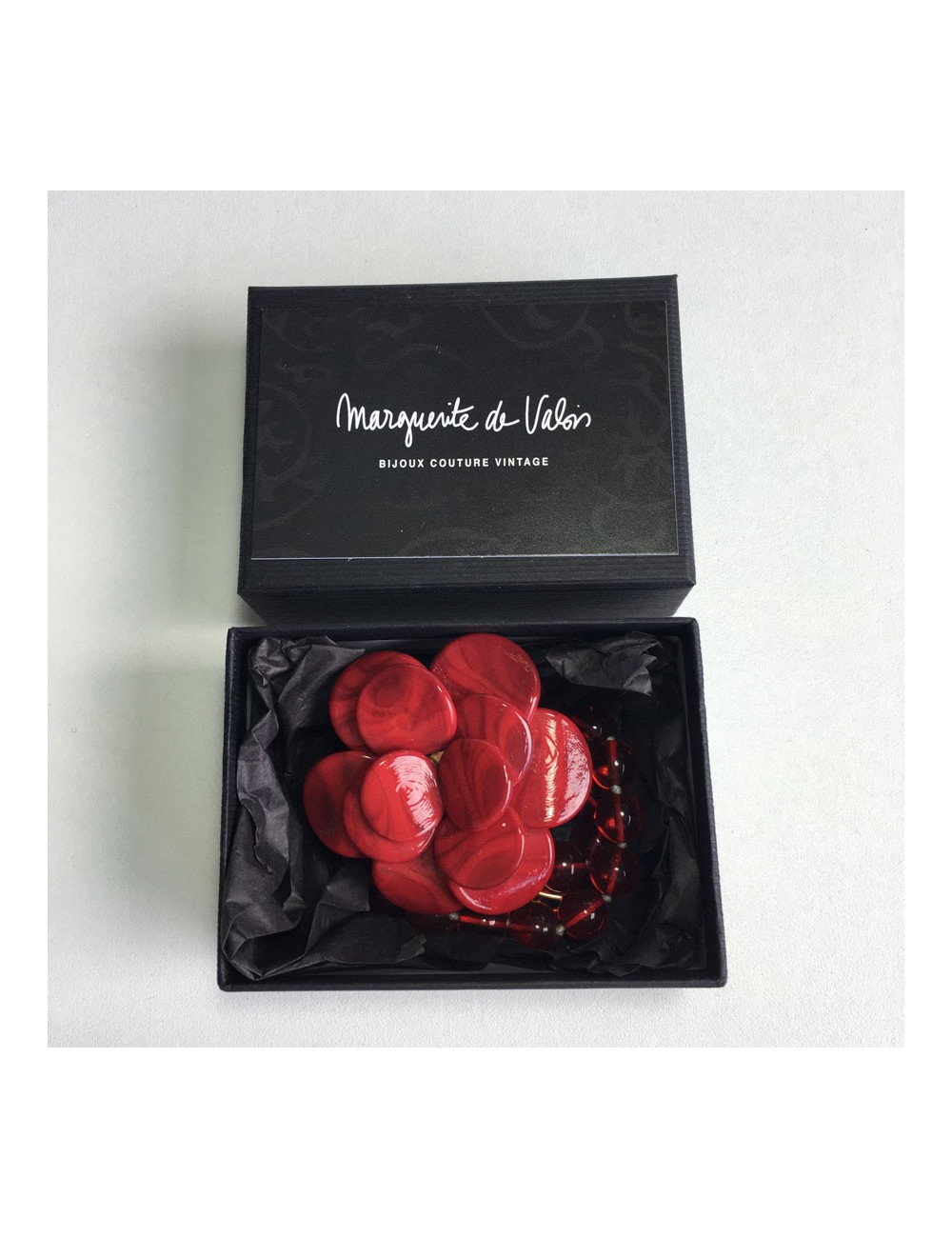 Collier MARGUERITE de VALOIS camélia en pâte de verre rouge
