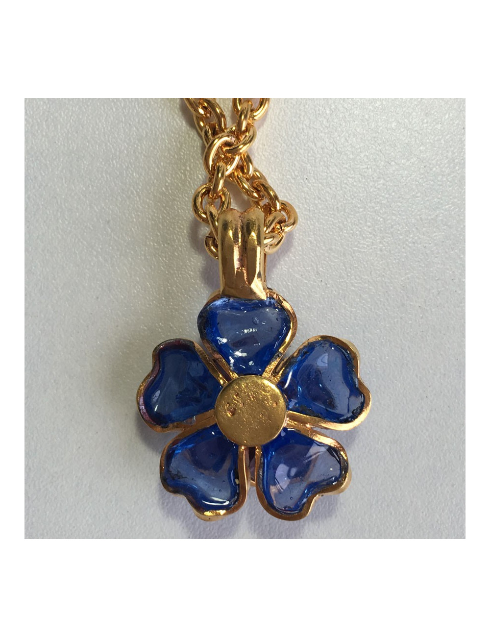 Collier MARGUERITE de VALOIS Fleurette en pâte de verre couleur saphir