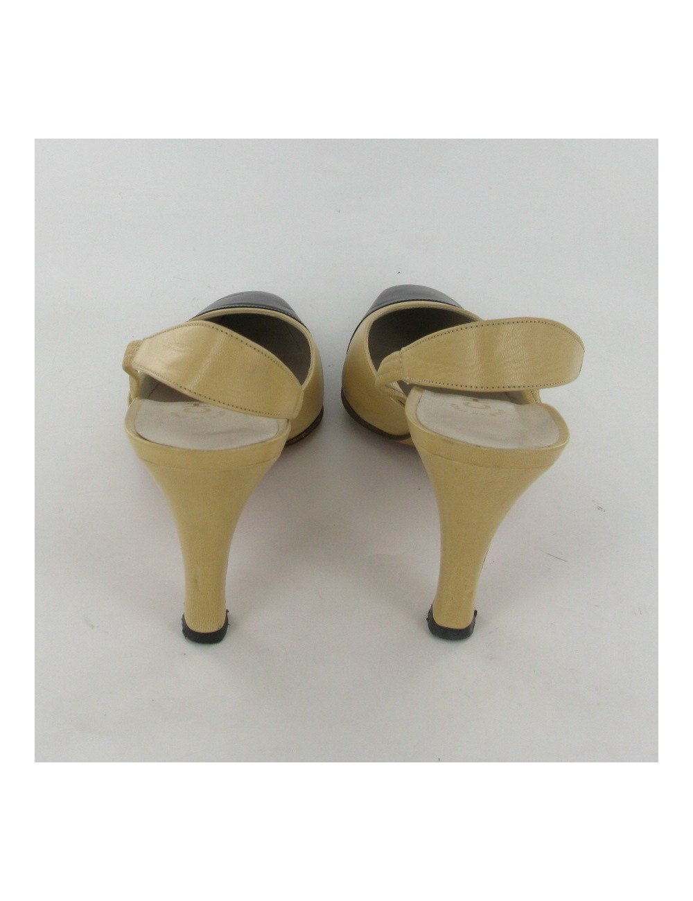 Escarpins bicolores CHANEL