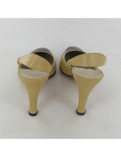 Escarpins bicolores CHANEL