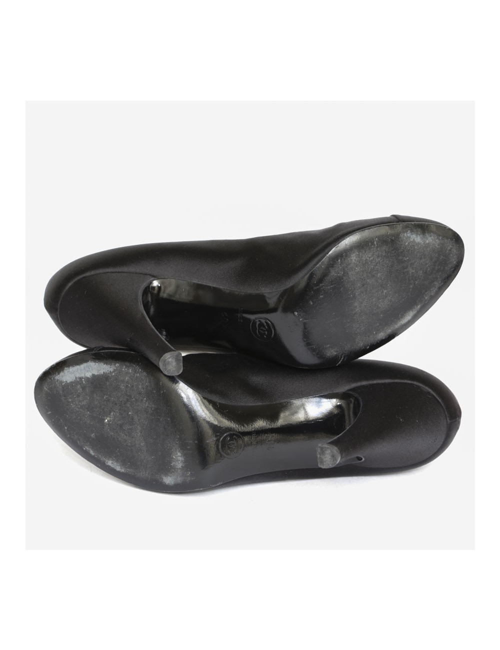 CHANEL T 40.5 black silk satin pumps