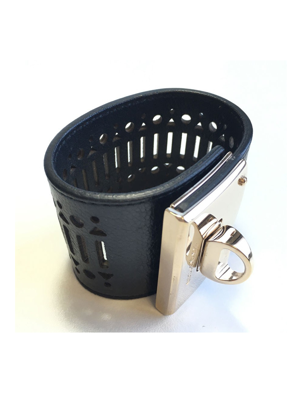 Manchette SERGIO ROSSI en cuir noir et bijouterie argentée