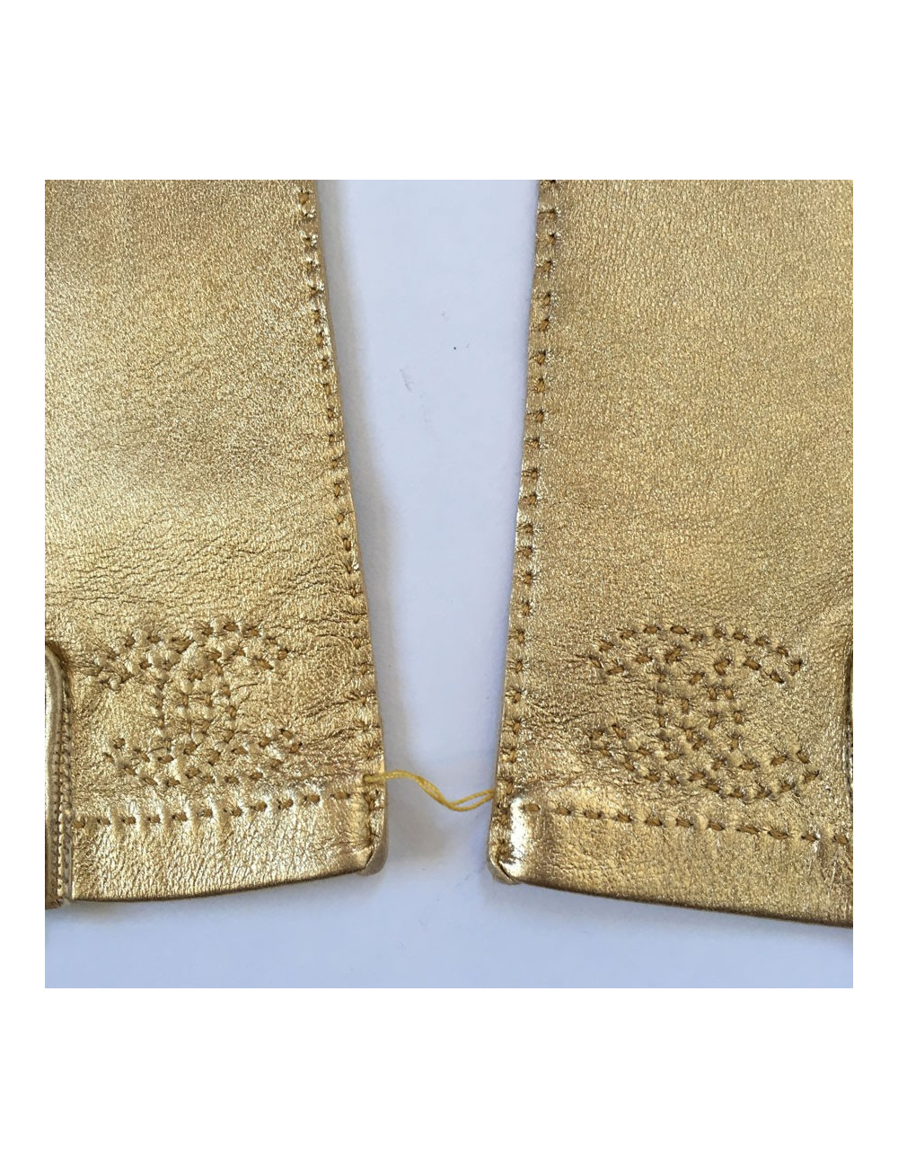 xxx Gants CHANEL cuir d'agneau dorés t 7.5