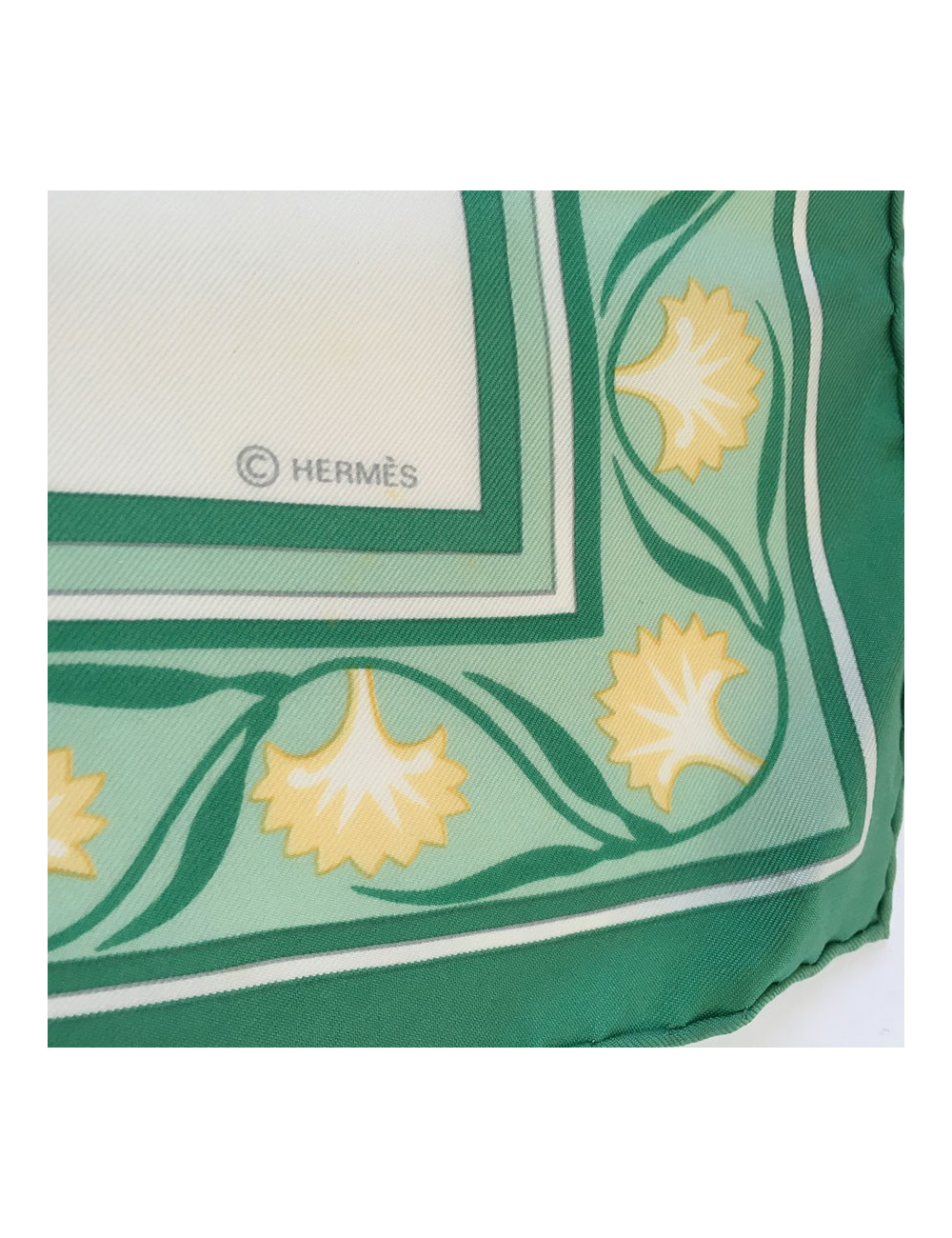 Carré HERMES "Oeillet sauvage et autres Caryophyllées" en soie multicolore