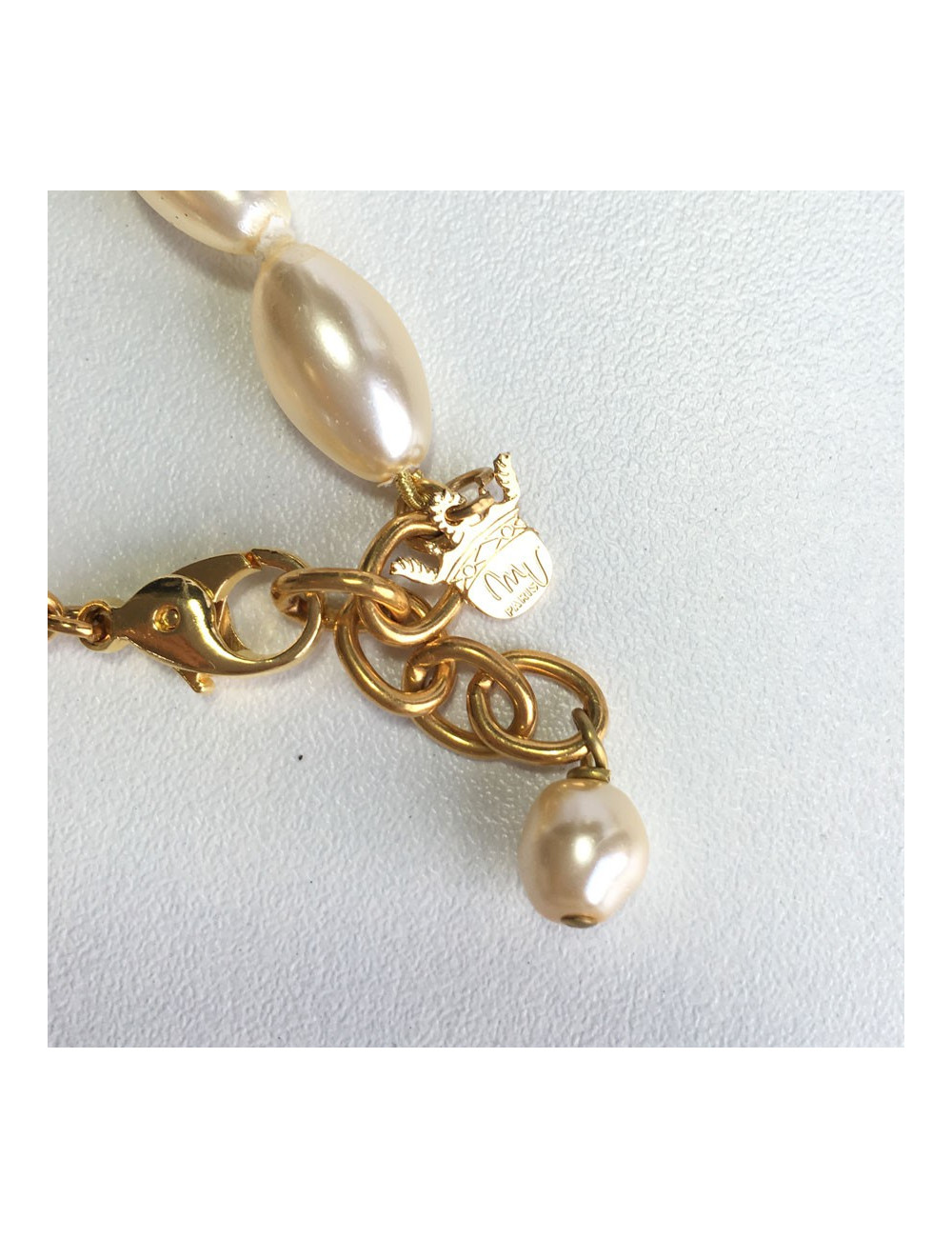 MARGUERITE of VALOIS Camellia necklace Pearl glass paste