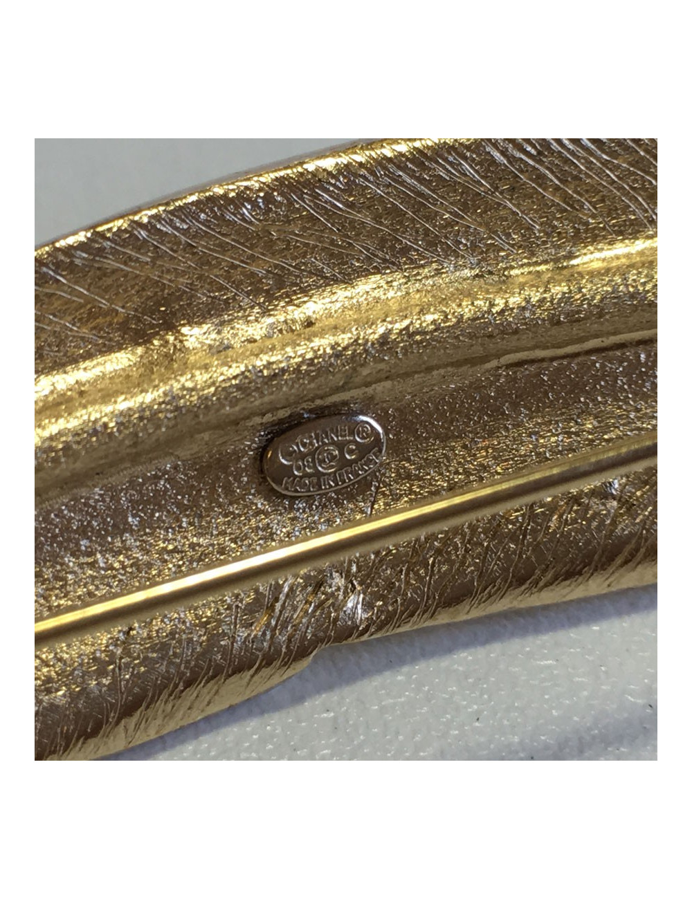 xxx Broche CHANEL plume dorée