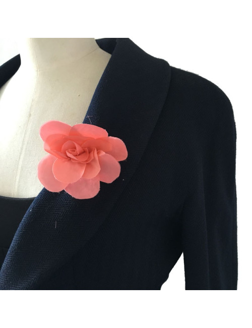 Broche CHANEL camélia en soie rose