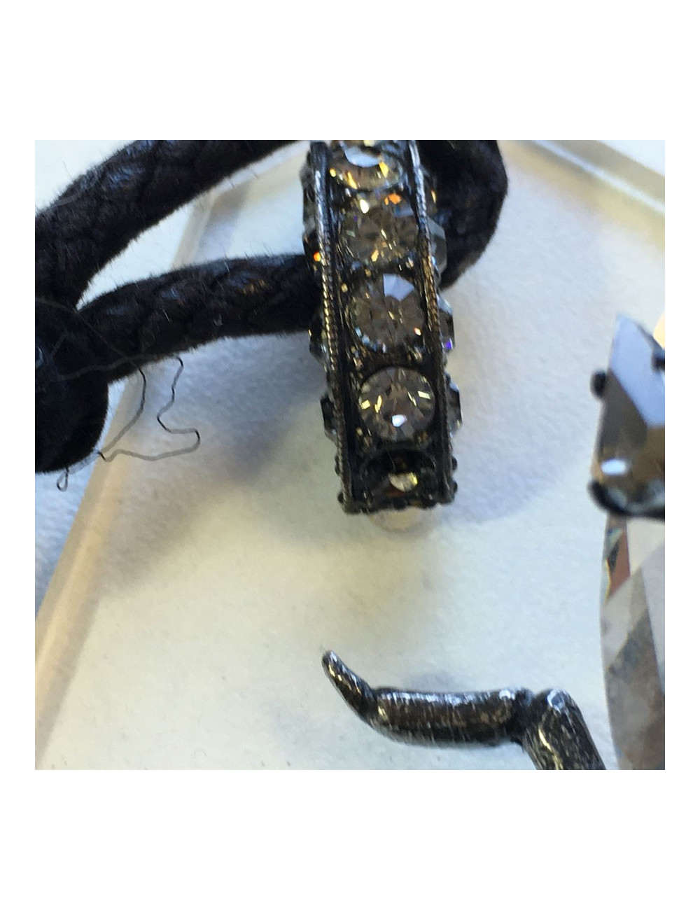 Collier LANVIN insecte en cristaux de swarovski et strass