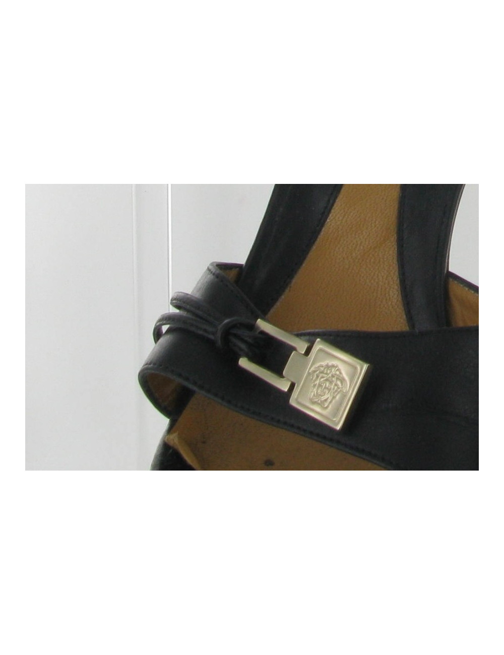 Mules T 37 GIANNI VERSACE cuir noir 