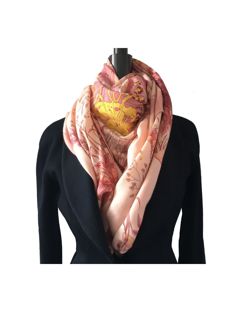 Châle "Pythagore" HERMES en cachemire et soie rose