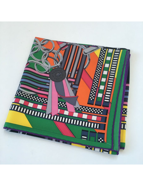 Carré HERMES ""Brides et gris-gris" en soie noir, orange et jaune vif