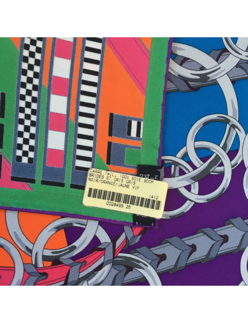 Carré HERMES ""Brides et gris-gris" en soie noir, orange et jaune vif