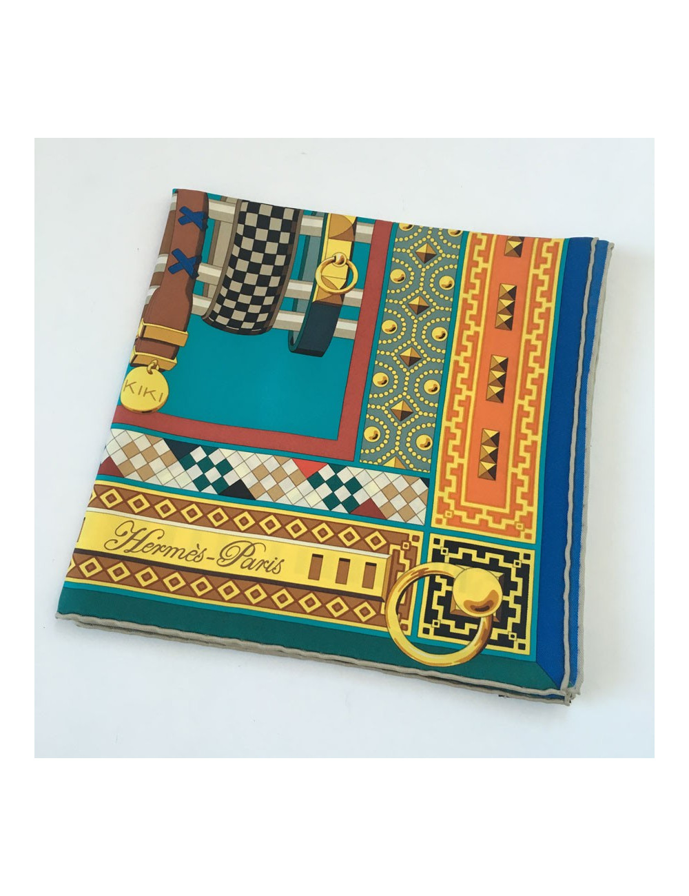 Carré HERMES "Colliers de chiens" en soie multicolore