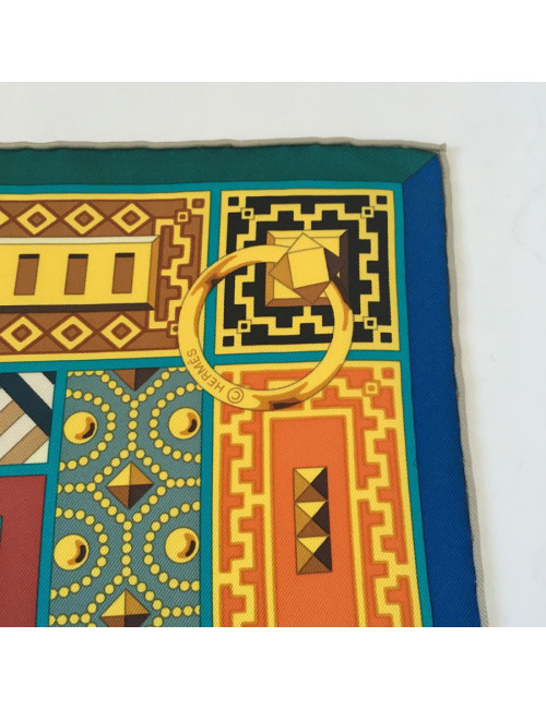 Carré HERMES "Colliers de chiens" en soie multicolore