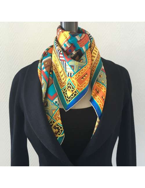 Carré HERMES "Colliers de chiens" en soie multicolore