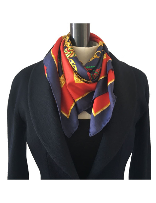 Carré CELINE en soie bleu, or et rouge