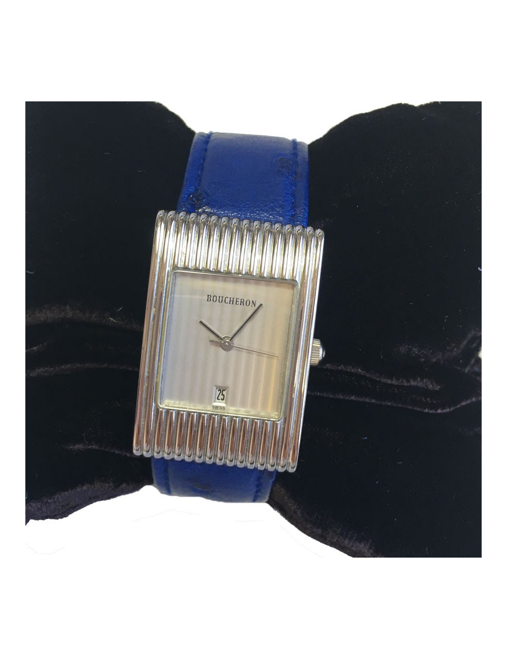 PILE A CHANGER Montre BOUCHERON en acier et cuir