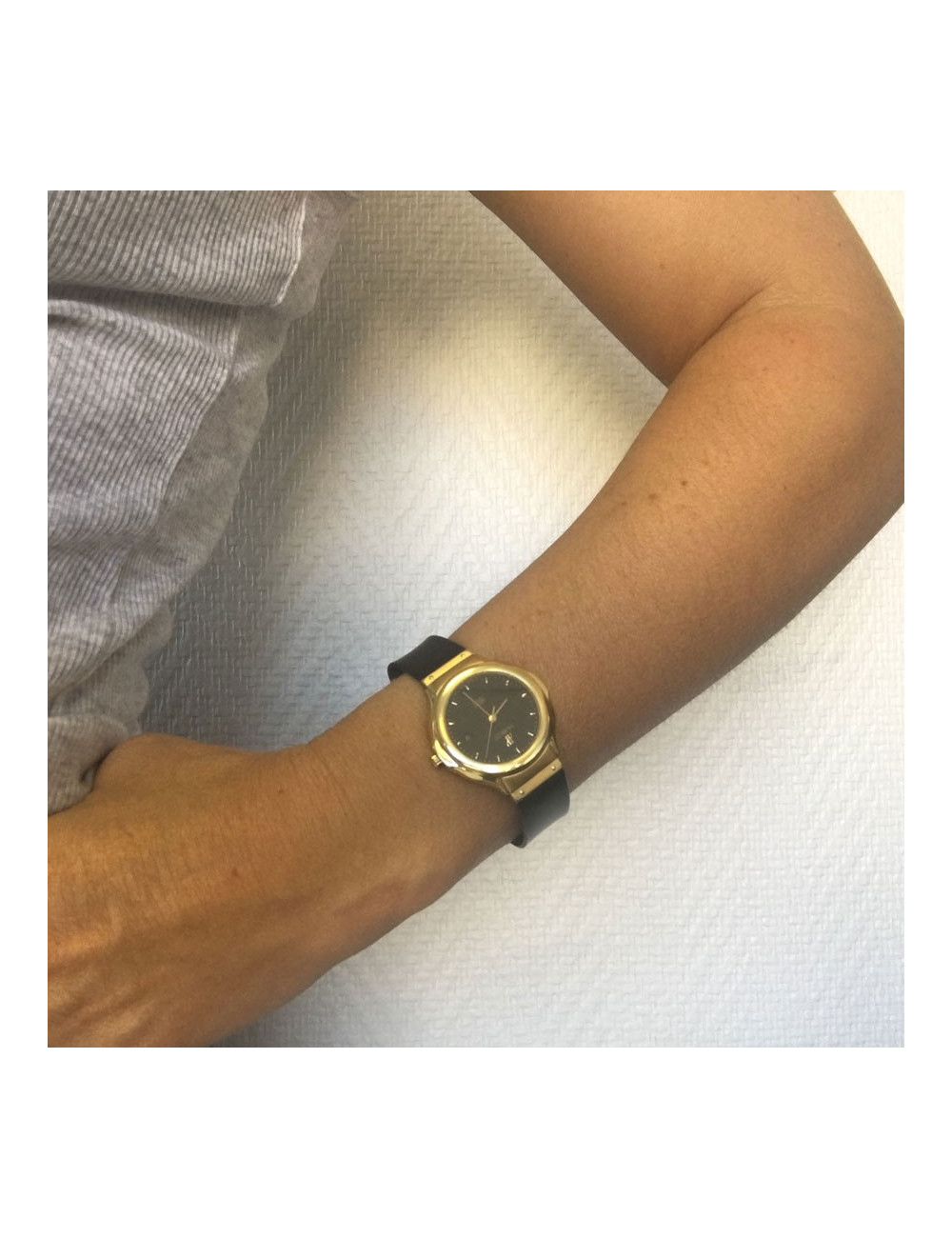 xxx Montre HUBLOT MDM automatique en or et cuir noir