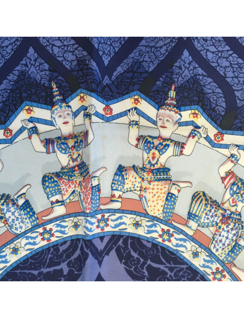 Carré HERMES "SIAM" en soie bleue nuit