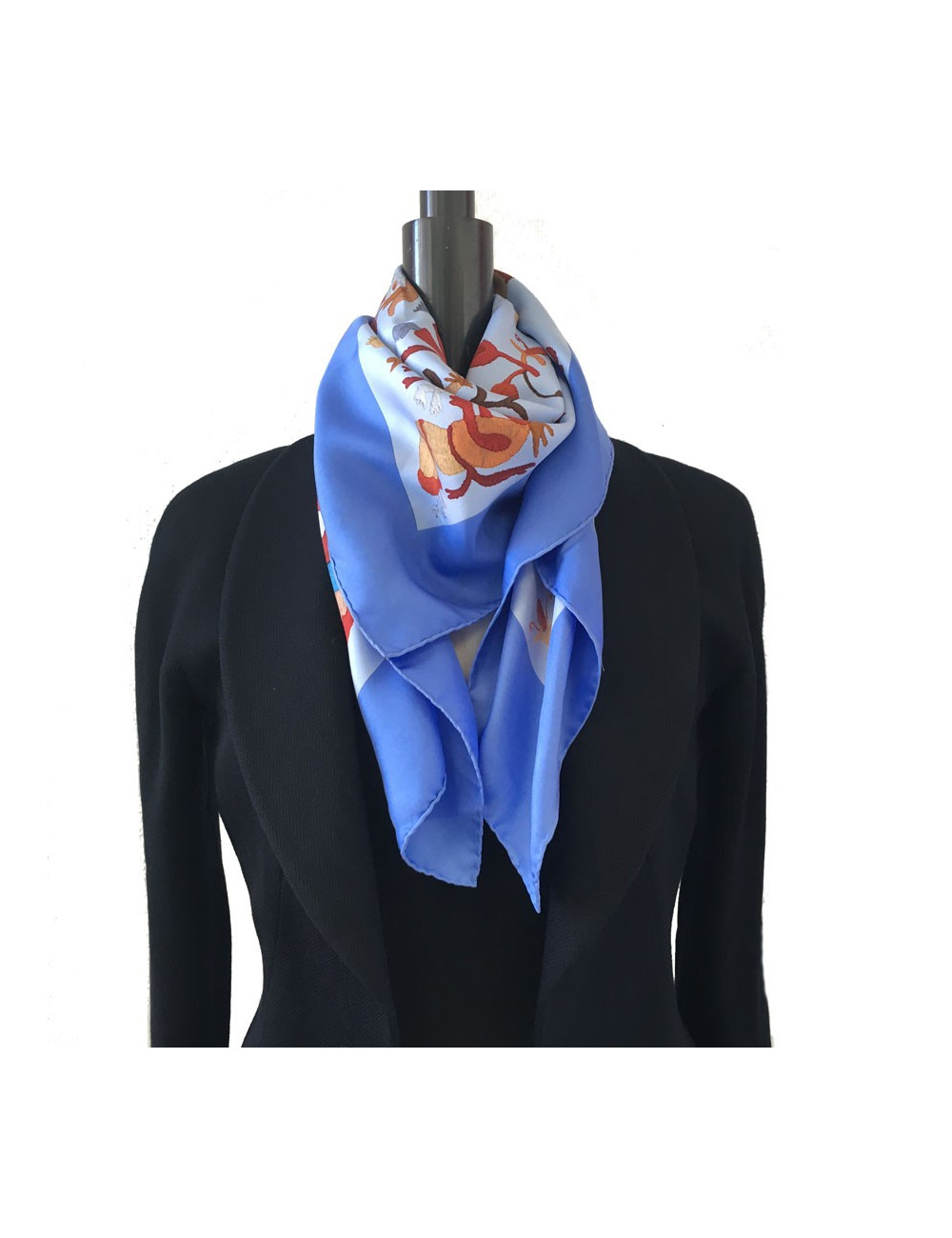 xxx Carré HERMES "Din tini ya sue" en soie bleue