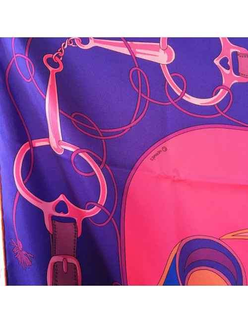 Châle HERMES "Folklore" en twill de soie rose, mauve, marron