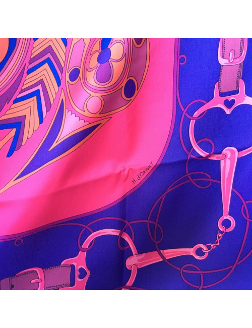 Châle HERMES "Folklore" en twill de soie rose, mauve, marron