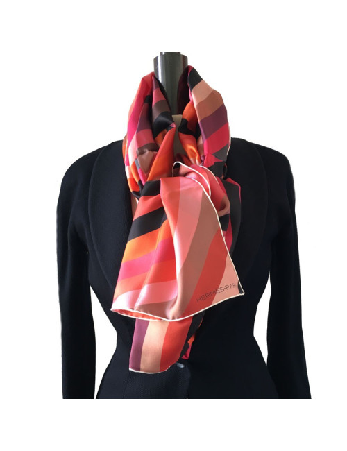 xxx Châle HERMES "Marcelina" en soie polychrome